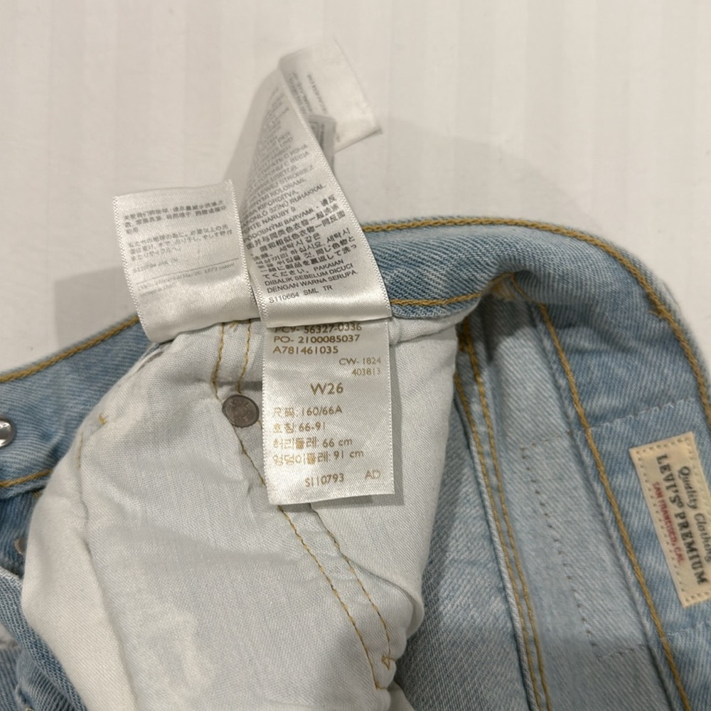 NWOT Levi’s 501 High Rise Denim Shorts - Picture 12 of 12